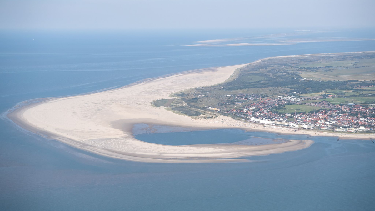 Das niedersächsische Landesbergbauamt hat eine neue Erdgasförderung in der Nordsee vor der Insel Borkum genehmigt. (Archivbild) - Foto: Sina Schuldt/dpa