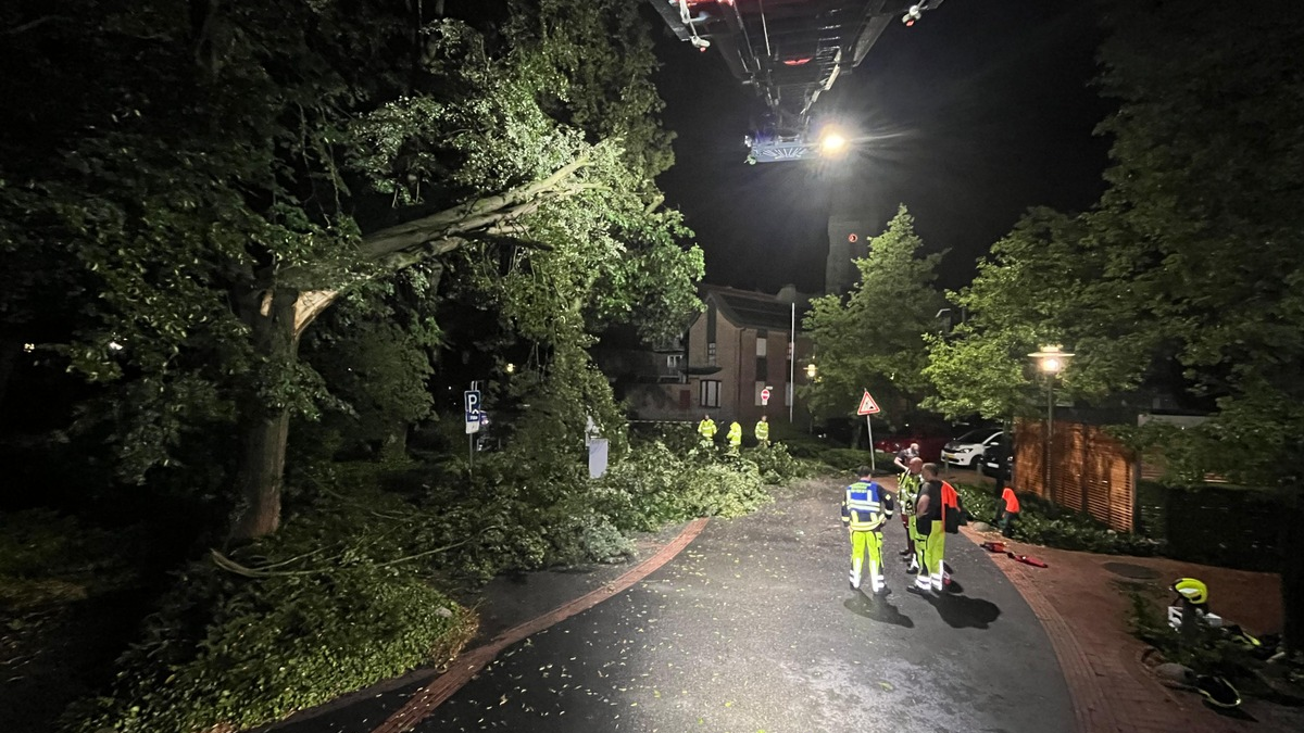 FW Gronau: Unwetter fordert die Feuerwehr Gronau - Foto: presseportal.de