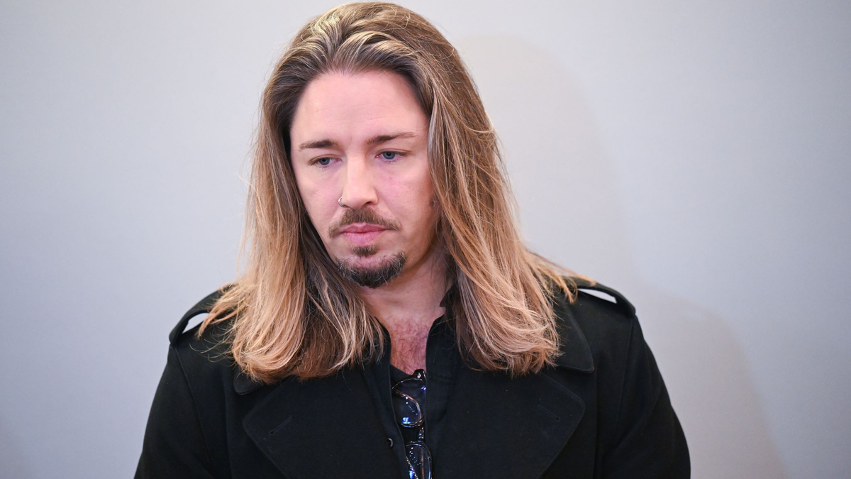 Gil Ofarim hatte vor dem Landgericht Leipzig gestanden, sich den antisemitischen Vorfall ausgedacht zu haben. - Foto: Hendrik Schmidt/dpa