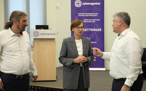 Christian Hummert, Bettina Stark-Watzinger und Daniel Mayer am 14.08.2024 - Foto: über dts Nachrichtenagentur
