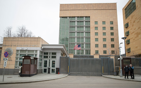 Die US-Botschaft in Moskau ist auch zuständig für die konsularische Betreuung von festgenommenen Bürgern der Verteinigten Staaten, wenn diese mit russischen Gesetzen in Konflikt kommen. (Archivbild) - Foto: Pavel Golovkin/AP/dpa