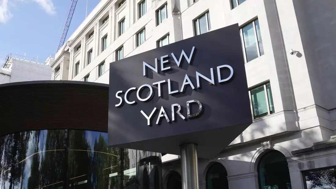 Die Londoner Metropolitan Police versagt einem Bericht zufolge in mehreren Bereichen. (Archivbild) - Bild: Kin Cheung/AP/dpa