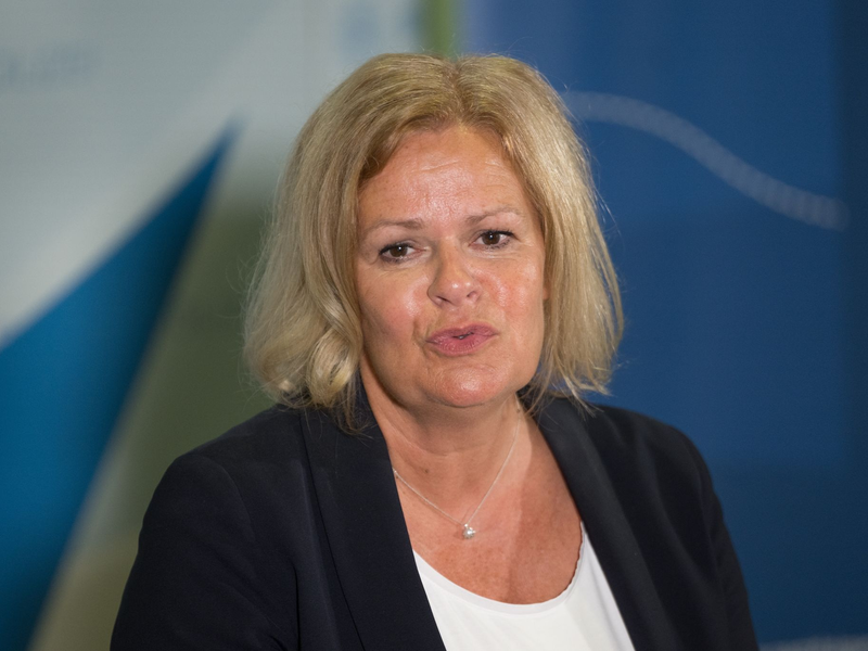 Bundesinnenministerin Nancy Faeser (SPD) hält bei «Compact» an ihrem Kurs fest.  - Foto: Sebastian Christoph Gollnow/dpa