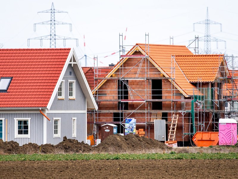 In Deutschland leben die meisten Familien im selbst genutzten Eigentum. (Symbolbild) - Foto: Hauke-Christian Dittrich/dpa