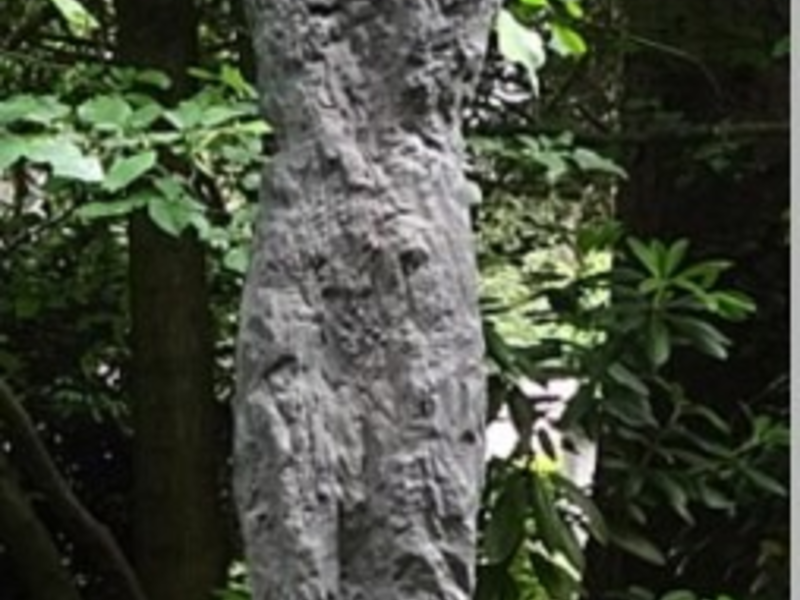 POL-D: Nordfriedhof - Unbekannte Täter entwenden überlebensgroße Grabfiguren - erheblicher Sachschaden - Polizei sucht Zeugen - Foto: presseportal.de