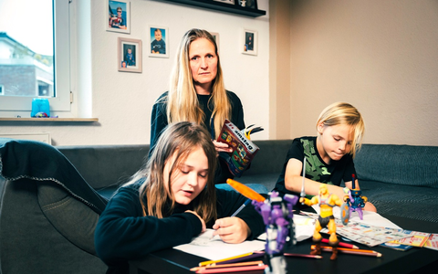 37°-Doku über das Armutsrisiko alleinerziehender Mütter in ZDFmediathek und ZDF - Foto: presseportal.de 37°-Doku über das Armutsrisiko alleinerziehender Mütter in ZDFmediathek und ZDF - Foto: presseportal.de