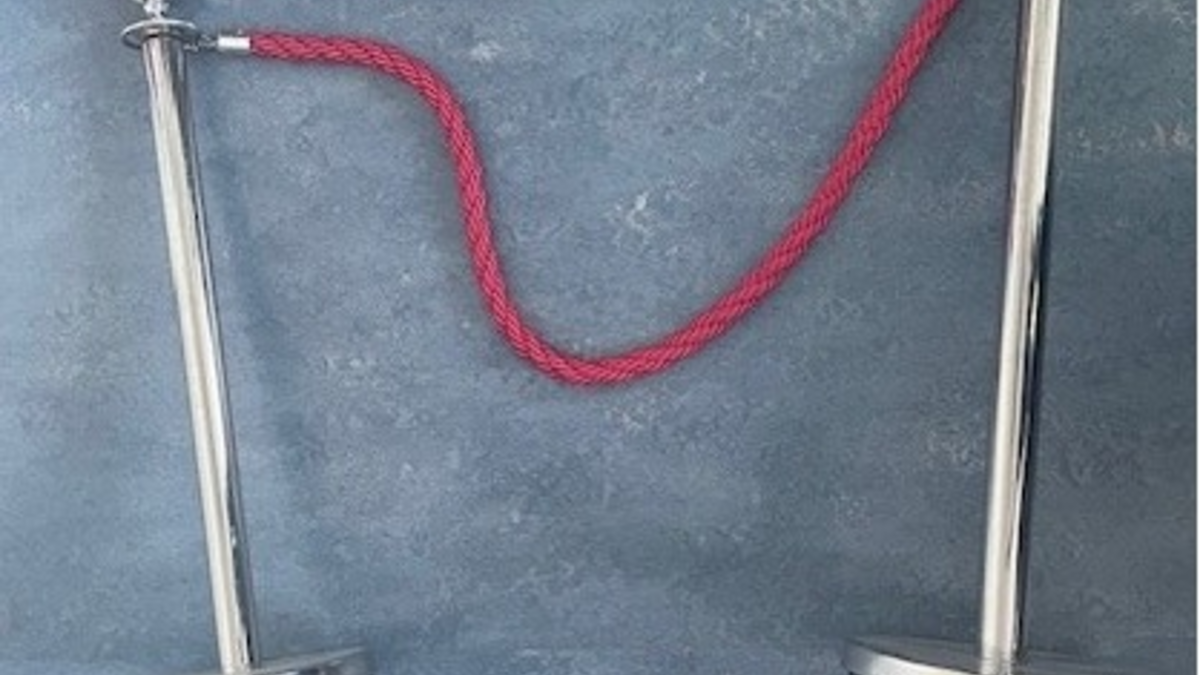 POL-PDKL: Absperrpfosten mit unbekannter Herkunft - Foto: presseportal.de