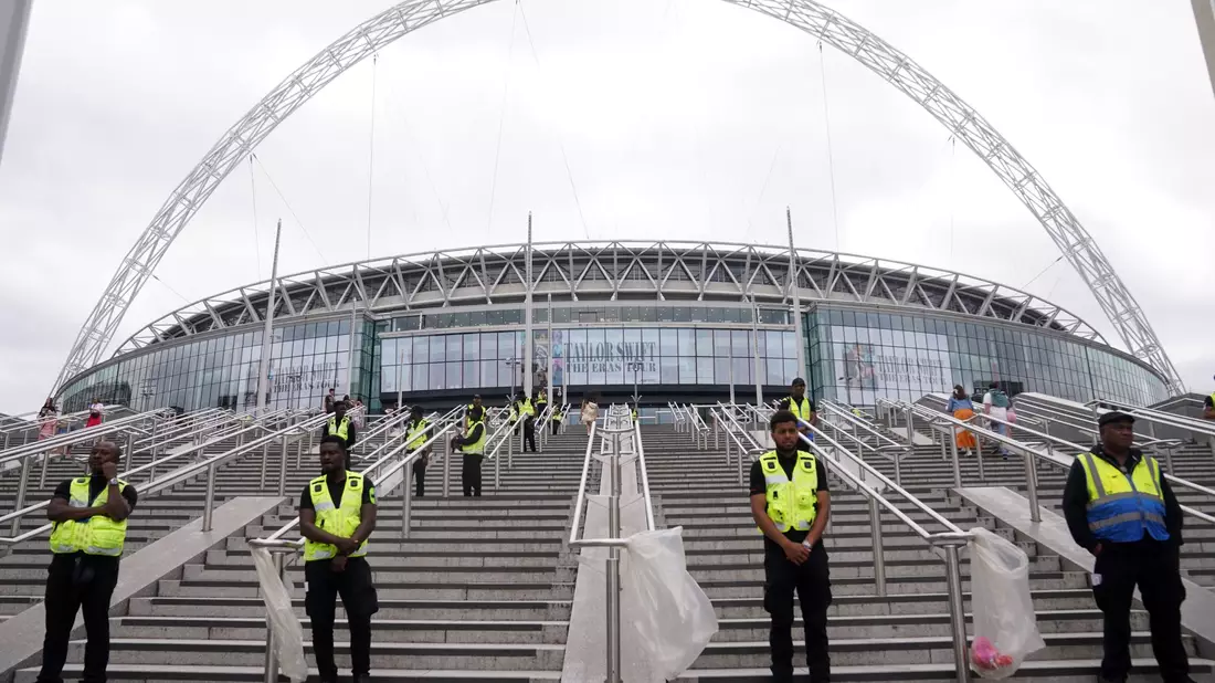 Sichtbare Polizeipräsenz in London. - Bild: Lucy North/PA Wire/dpa