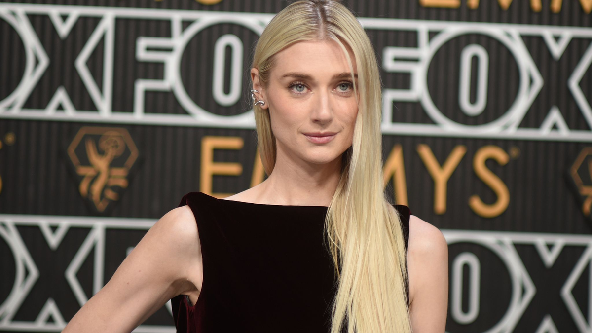 Elizabeth Debicki brauchte eine Weile, um sich angeübte Vehaltensweisen von Prinzessin Diana wieder abzugewöhnen - Foto: Richard Shotwell/Invision/AP/dpa