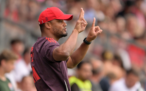 Bayern-Coach Kompany steht vor seinem ersten Pflichtspiel. - Foto: Peter Kneffel/dpa