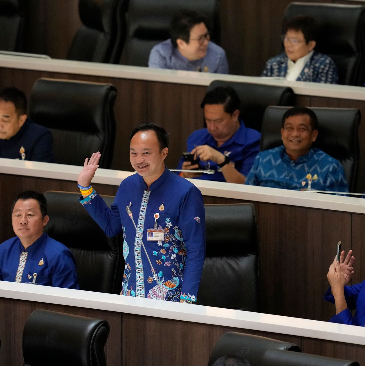 Im Parlament bekam Paetongtarn Shinawatra eine deutliche Mehrheit. - Foto: Sakchai Lalit/AP