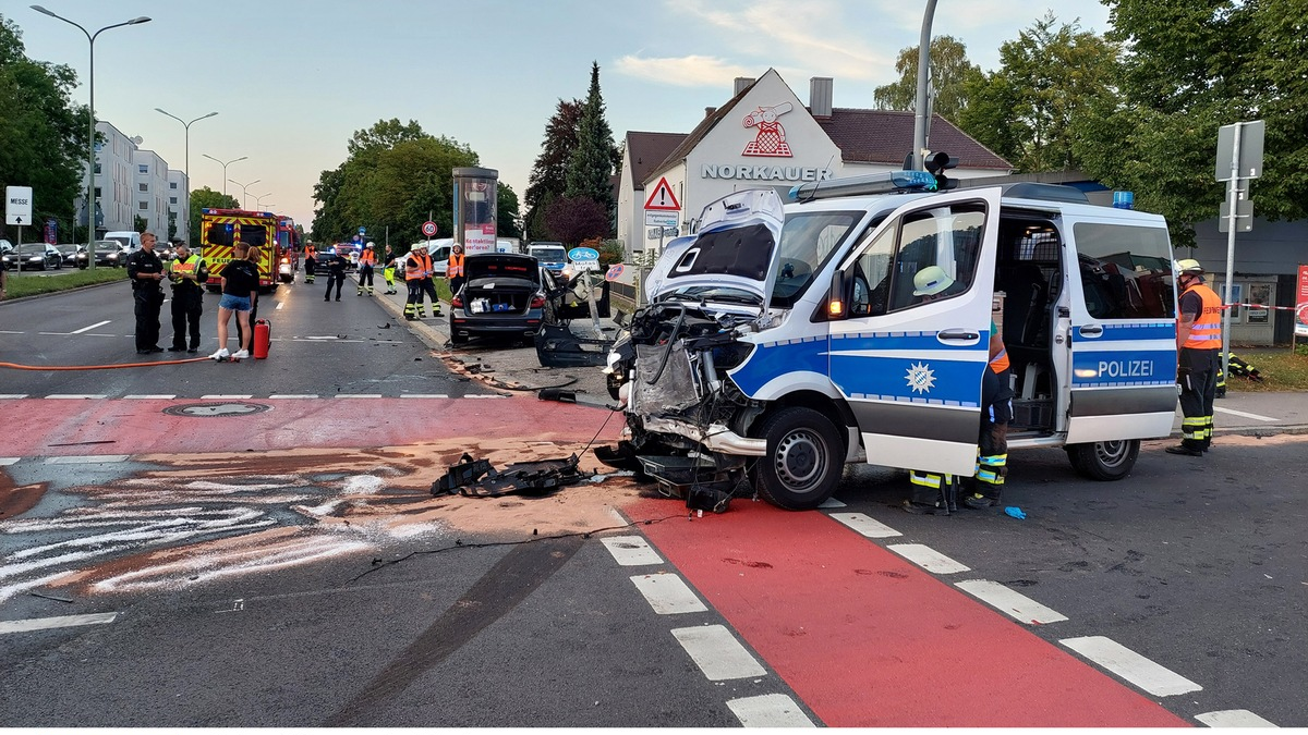 FW-M: Vier Verletzte bei Verkehrsunfall (Ramersdorf) - Foto: presseportal.de