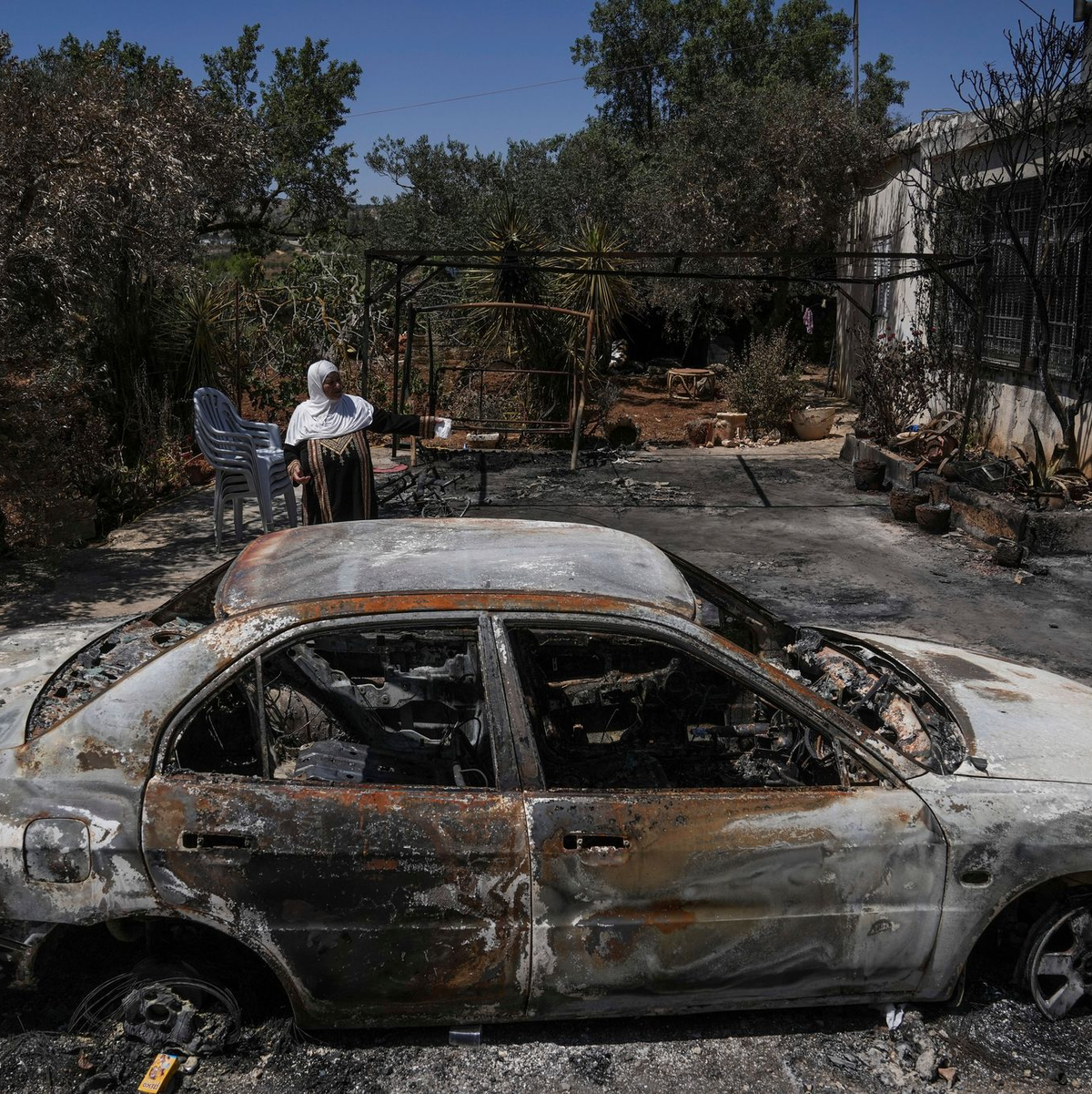Militante Siedler stecken in Dschit bei Nablus Häuser und Autos in Brand, ein Palästinenser stirbt durch Schüsse in die Brust. (Archivbild) - Foto: Mahmoud Illean/AP/dpa
