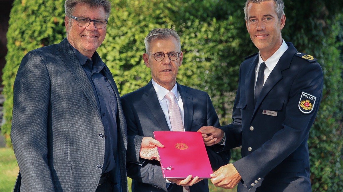 POL-HB: Nr.: 0505 --Gemeinsame Ermittlungsgruppe Bremen Oldenburg (GEBO) feiert 15-jähriges Jubiläum-- - Foto: presseportal.de