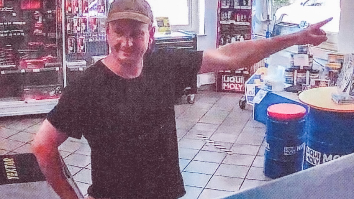 POL-Bremerhaven: Betrug im großen Stil: Polizei bittet mit Lichtbild des Tatverdächtigen um Hinweise - Foto: presseportal.de