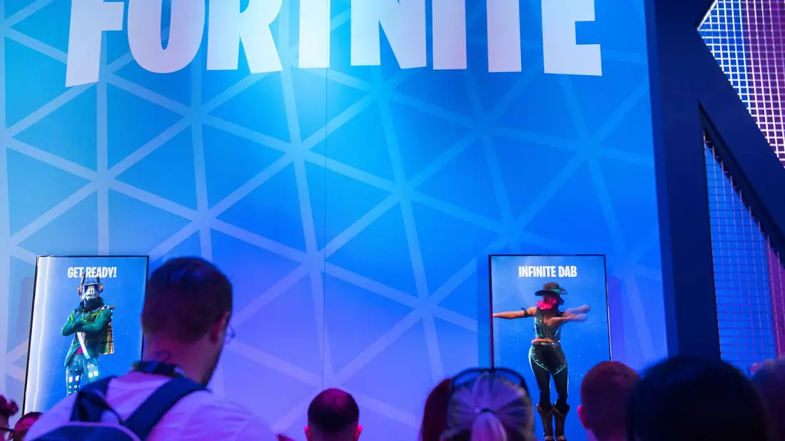 Der «Fortnite»-Entwickler Epic Games verletzte absichtlich die App-Store-Regeln und wurde dafür von Apple verbannt. (Archivbild) - Bild: Andrea Warnecke/dpa-tmn/dpa