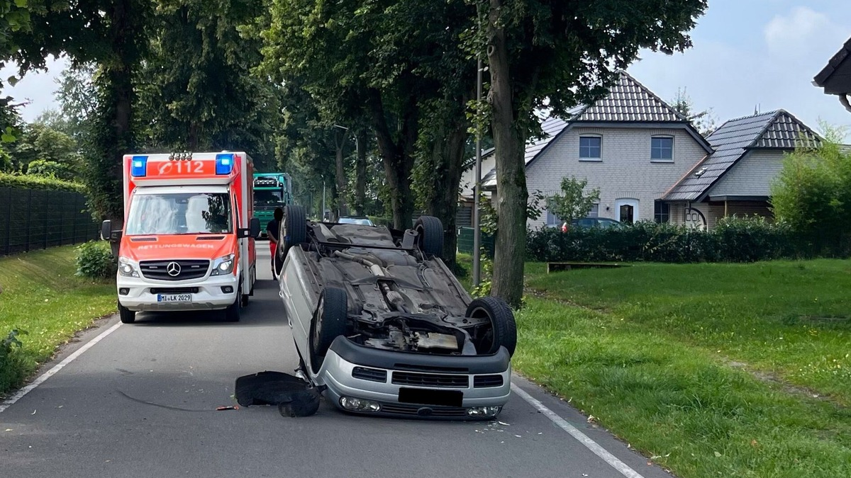 POL-MI: Auto mit drei Insassen überschlägt sich - Foto: presseportal.de