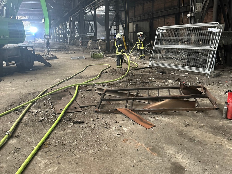 FW-MH: Unterirdischer Brand in einer Lagerhalle - Foto: presseportal.de
