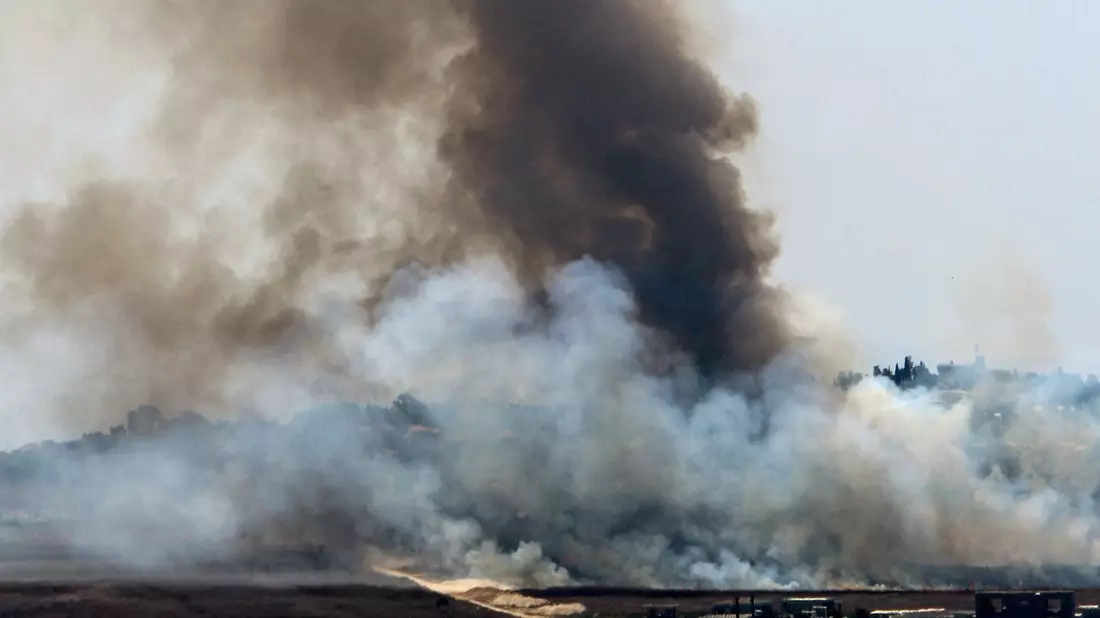 Israel fliegt weiterhin Luftangriffe auf den Libanon.  - Bild: Marwan Naamani/ZUMA Press Wire/dpa