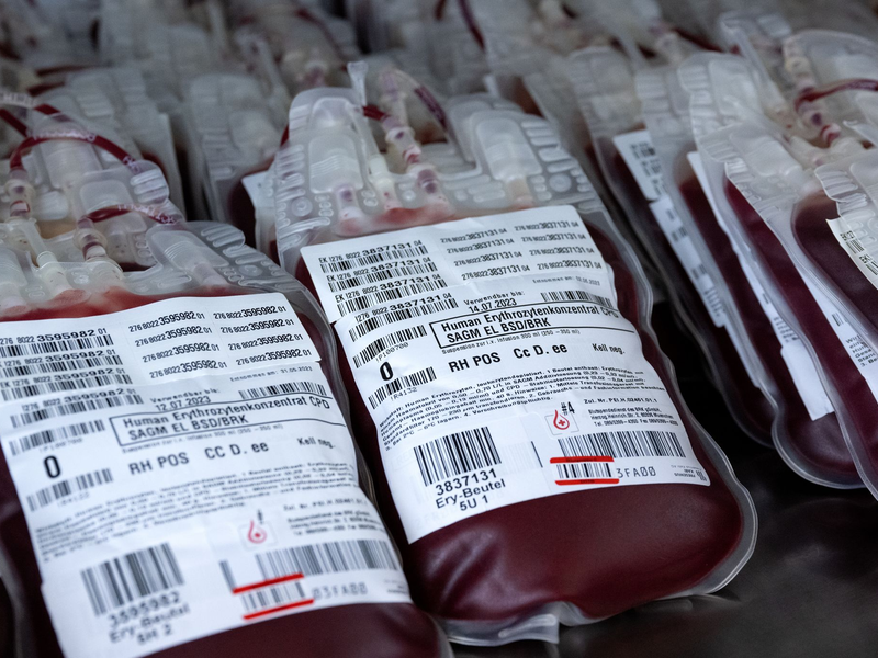 Blutmangel in Deutschland: Bereits zwei Spenden jährlich könnten helfen. (Archivbild) - Foto: Sven Hoppe/dpa