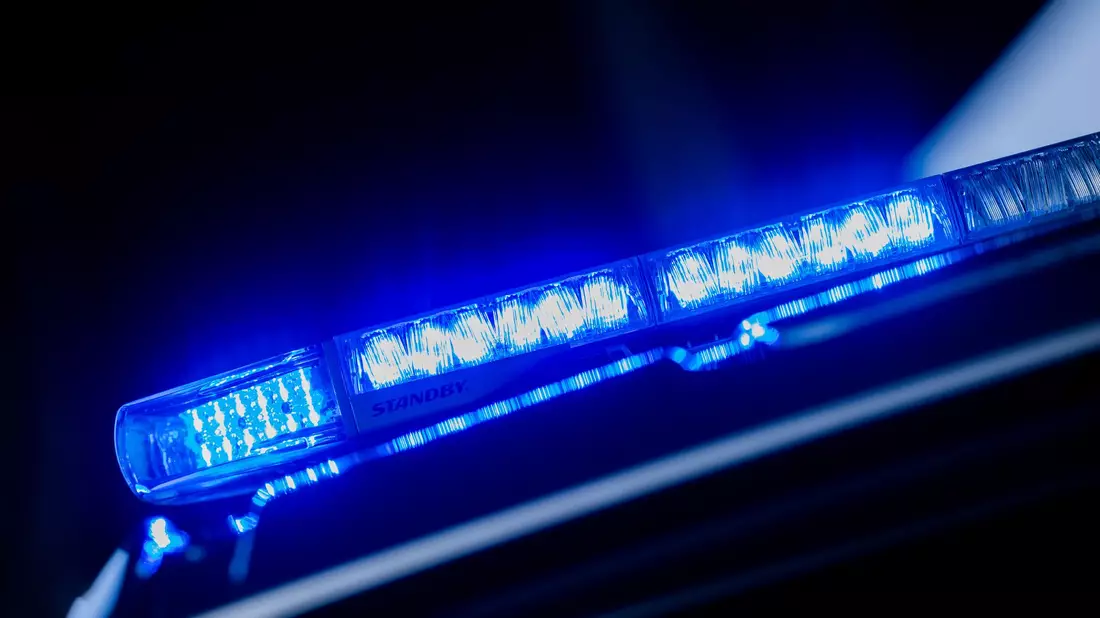 Erst kommt es im Landkreis Starnberg zu einem Unfall, dann folgt eine Schlägerei. (Symbolbild) - Bild: Rolf Vennenbernd/dpa