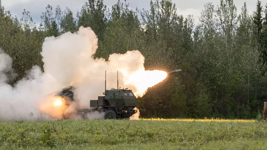 Die Ukraine hat mehrere Mehrfachraketenwerfer vom US-Typ Himars zur Verfügung für ihren Verteidigungskampf gegen den russischen Angriffskrieg. (Archivbild) - Bild: Sherifa Kästner/Bundeswehr/dpa