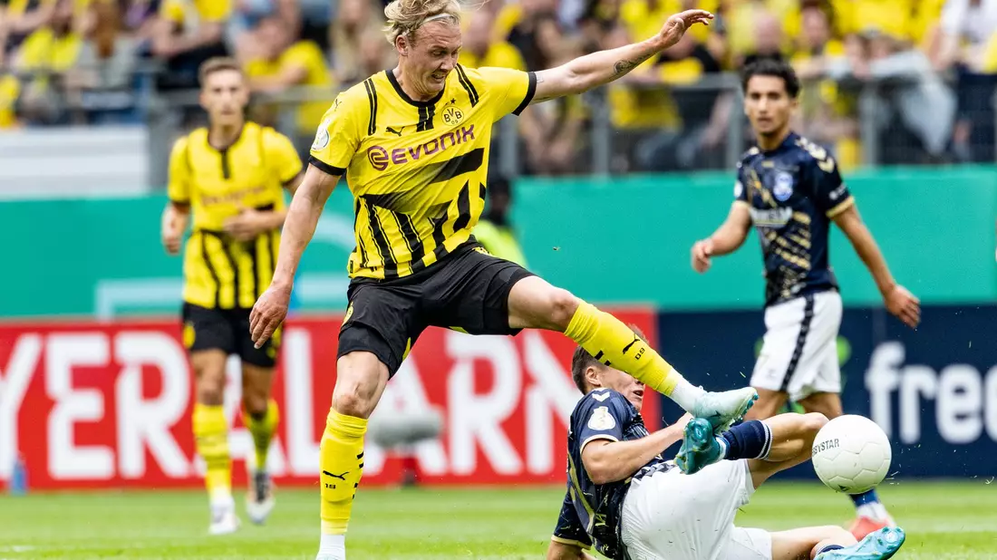 Der BVB feierte auch dank Julian Brandt einen souveränen Sieg. - Bild: Axel Heimken/dpa