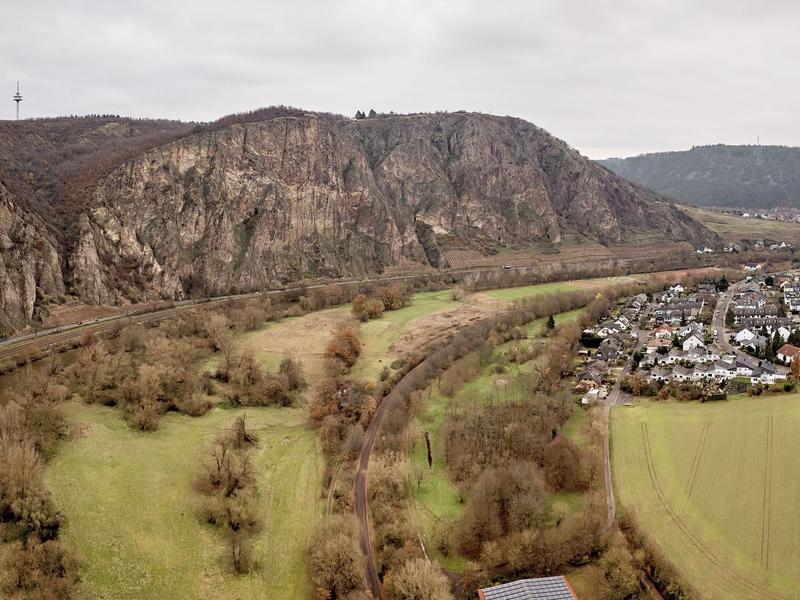 Ein 26-jähriger Mann ist beim Klettern am Rotenfelsmassiv bei Bad Münster in die Tiefe gestürzt und gestorben. (Symbolbild) - Foto: Thomas Frey/dpa