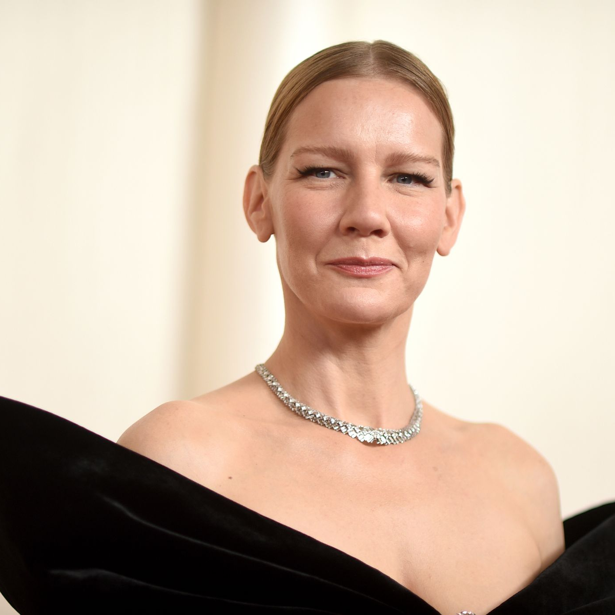 Sandra Hüller ganz glamourös bei der Oscar-Verleihung. - Foto: Richard Shotwell/AP/dpa