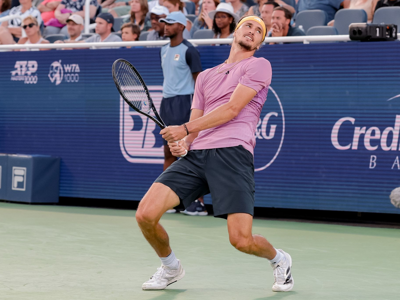 Carlos Alcaraz holte sich nach der Aufgabe von Jannik Sinner den Titel in Cincinnati. - Foto: Scott Stuart/ZUMA Press Wire/dpa