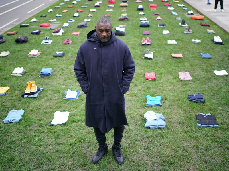 Idris Elba protestierte vor dem Parlament für schärfere Regeln. - Foto: Yui Mok/PA Wire/dpa