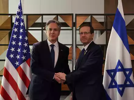 US-Außenminister Antony Blinken mit dem israelischen Präsidenten Herzog (aktuell) - Foto: Kevin Mohatt/Pool Reuters/AP/dpa