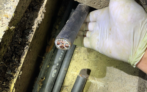 POL-AC: Kupferdiebstahl an Bahngleisen - Tatverdächtige auf frischer Tat er-tappt - Foto: presseportal.de