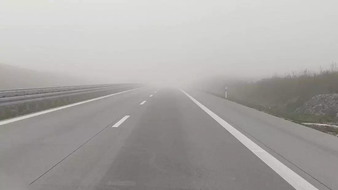 Nebel auf einer Autobahn (Archiv) - Bild: über dts Nachrichtenagentur