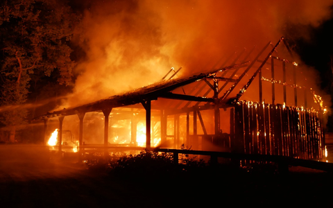 FW Celle: Scheunenbrand in Altencelle - 1. Lagemeldung 3:00 Uhr! - Foto: presseportal.de FW Celle: Scheunenbrand in Altencelle - 1. Lagemeldung 3:00 Uhr! - Foto: presseportal.de