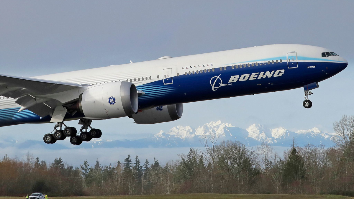 Die 777X ist als Nachfolgerin des bei Airlines populären Langstrecken-Modells Boeing 777 gedacht. (Archivbild) - Foto: Ted S. Warren/AP/dpa