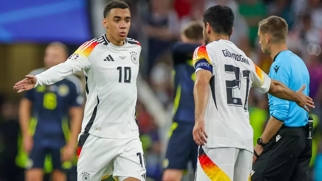 Jamal Musiala hat sich bei Ilkay Gündogan nach dessen Rücktritt aus der Nationalmannschaft bedankt. (Archivbild) - Bild: Christian Charisius/dpa