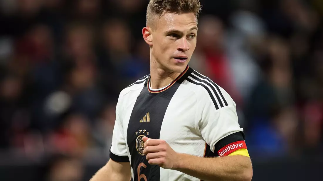 Joshua Kimmich führte die Nationalmannschaft schon mehrfach als Kapitän an.  - Bild: Christian Charisius/dpa