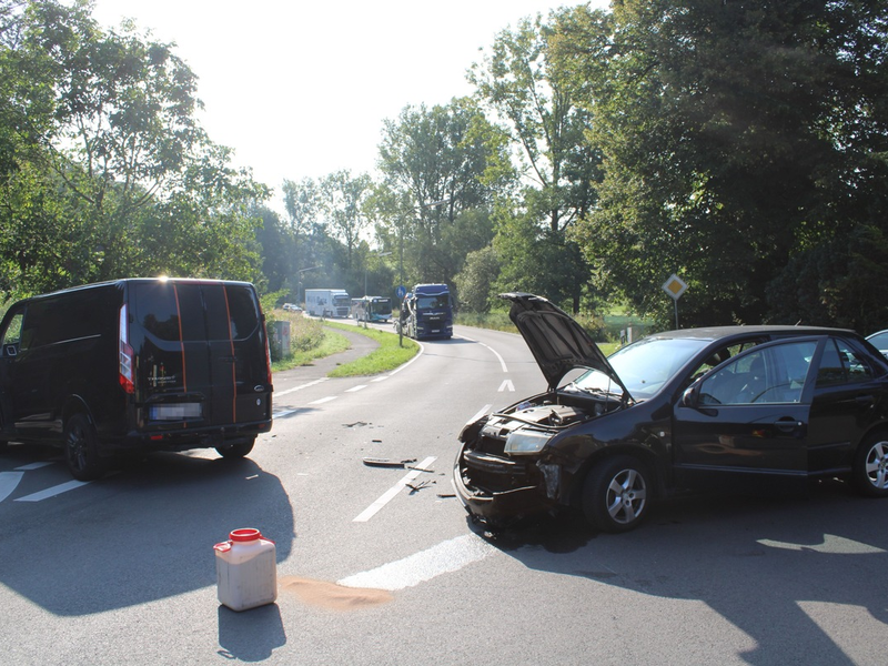 POL-RBK: Overath - Ein Leichtverletzter nach Zusammenstoß zweier Fahrzeuge - Foto: presseportal.de