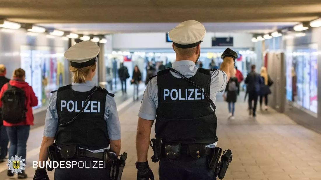 Bundespolizeidirektion München: Gewaltdelikt im DB-Reisezentrum / Drei leicht verletzte Bahn-Bedienstete - Bild: presseportal.de