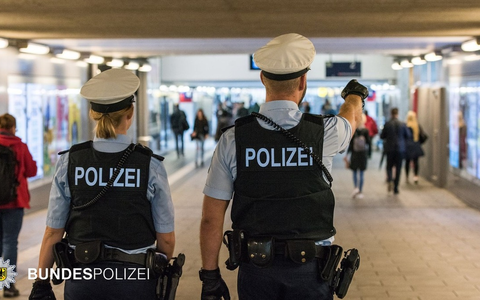 Bundespolizeidirektion München: Gewaltdelikt im DB-Reisezentrum / Drei leicht verletzte Bahn-Bedienstete - Foto: presseportal.de