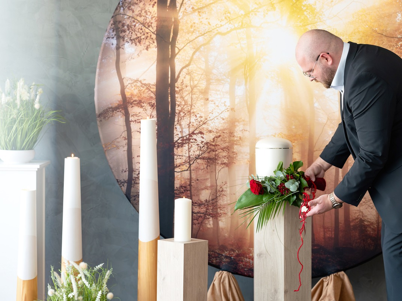Maiko Maaz von Wiegmann & Maaz Bestattungen: Mit individuellen Bestattungen und persönlichen Trauerreden zu einem würdevollen Abschied für Hinterbliebene - Foto: presseportal.de
