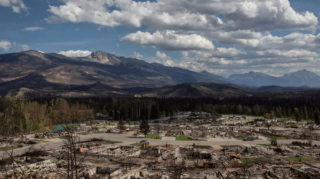 Aufgrund der Waldbrände ist der Jasper-Nationalpark für Besucherinnen und Besucher derzeit geschlossen. - Bild: Amber Bracken/The Canadian Press via AP/dpa