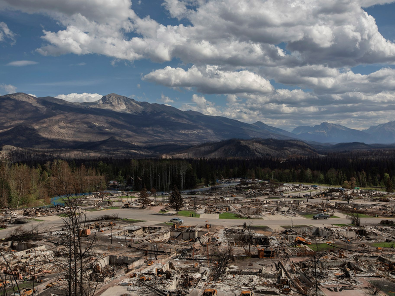 Aufgrund der Waldbrände ist der Jasper-Nationalpark für Besucherinnen und Besucher derzeit geschlossen. - Foto: Amber Bracken/The Canadian Press via AP/dpa