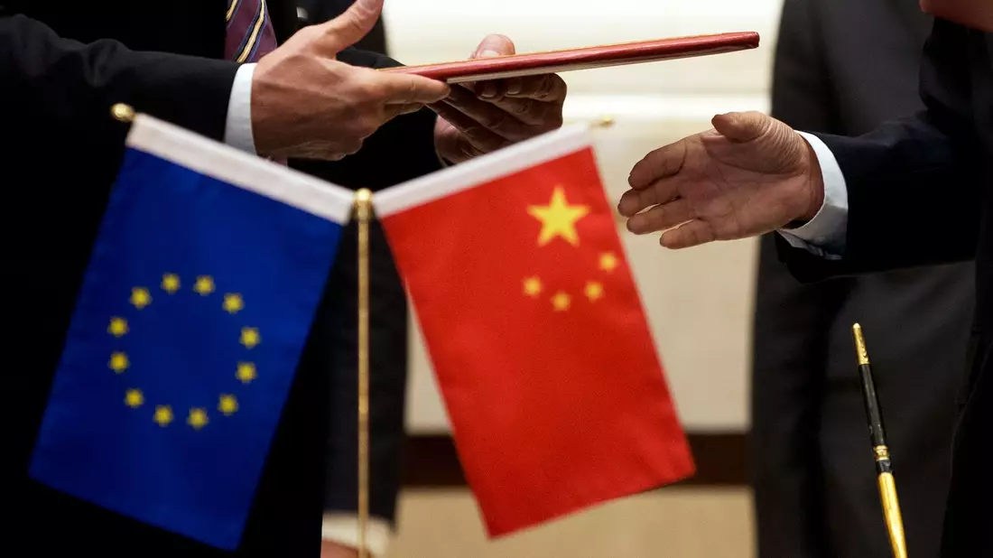Handelsdiplomatie gefragt: Können sich die EU und China noch einigen? (Archivbild)  - Bild: Andy Wong/AP/dpa