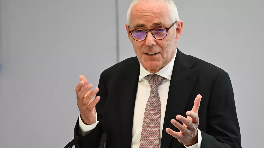 Der DIHK-Präsident Peter Adrian beklagt schlechte Bedingungen für Unternehmensgründerinnen und -gründer in Deutschland. - Bild: Sebastian Gollnow/dpa