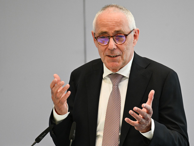 Der DIHK-Präsident Peter Adrian beklagt schlechte Bedingungen für Unternehmensgründerinnen und -gründer in Deutschland. - Foto: Sebastian Gollnow/dpa