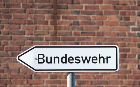 Nach Meldungen über Eindringlinge an verschiedenen Standorten hat die Bundeswehr die Sciherheitsvorkehrungen für die Kasernen hochgefahren.  (Symbolbild) - Foto: Stefan Sauer/dpa-Zentralbild/dpa