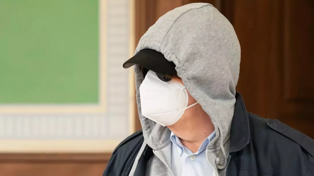 Ein bewaffneter Ex-Soldat verschanzte sich über Stunden in seinem Elternhaus. - Bild: Silas Stein/dpa