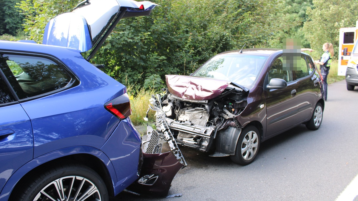 POL-RBK: Overath - Kastenwagen nach Verkehrsunfall mit mehreren Beteiligten flüchtig - Foto: presseportal.de